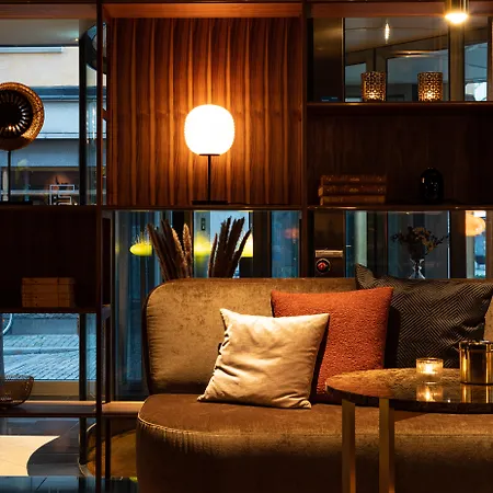 Elite Esplanade 4*
