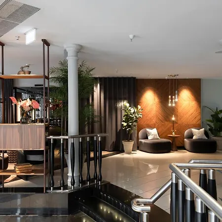 Elite Esplanade 4*